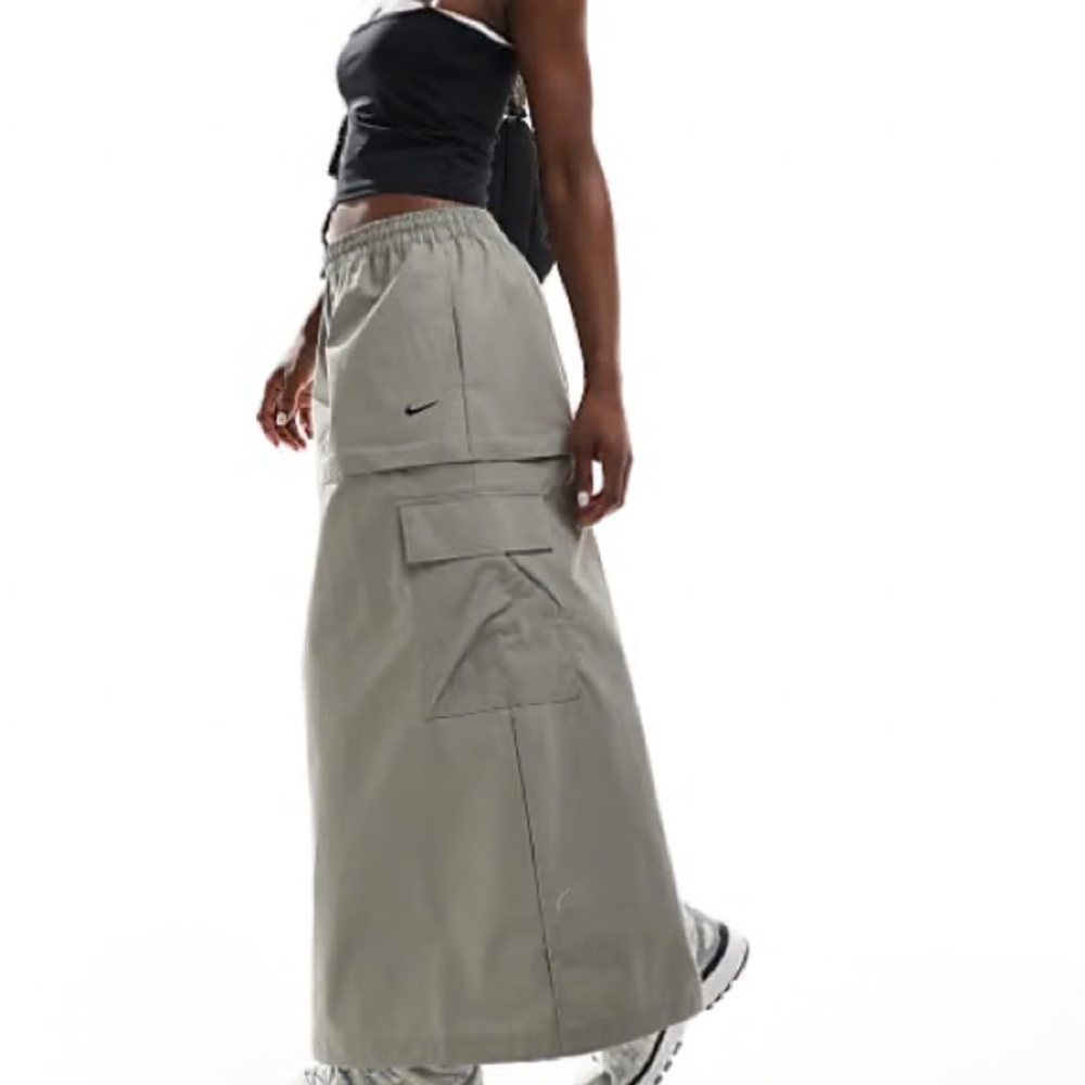 NWOT Nike Woven Cargo Skirt Midi / Maxi Zip Off XS